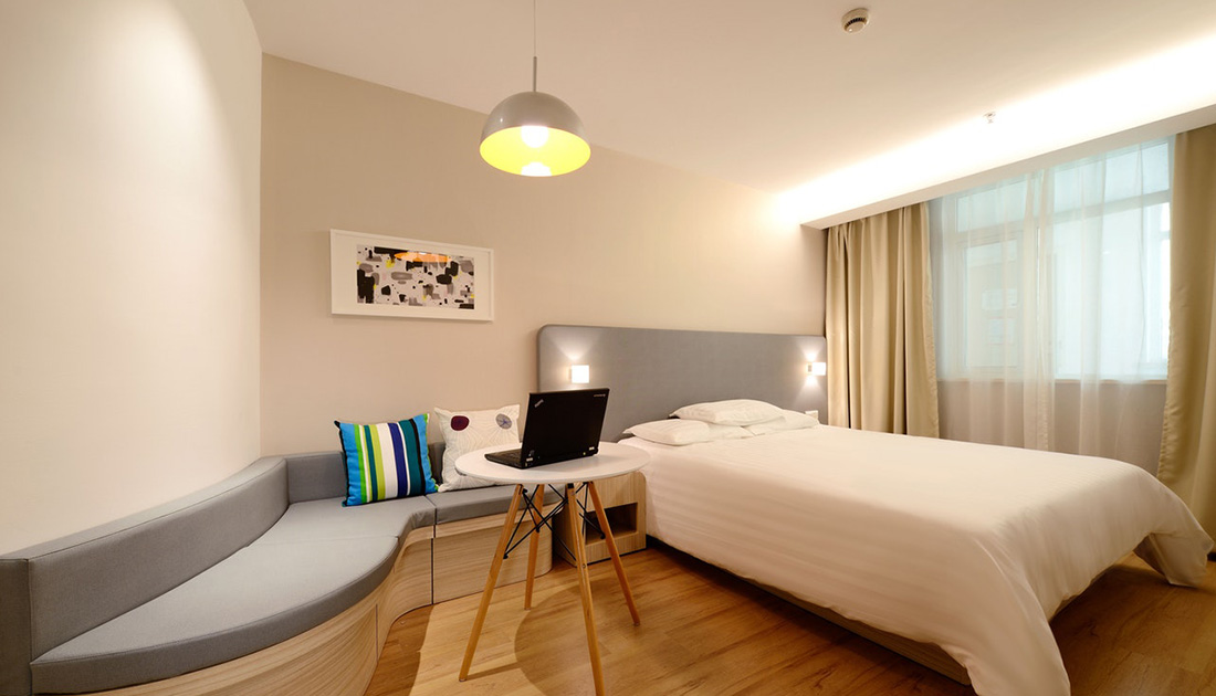 Room Detail 3