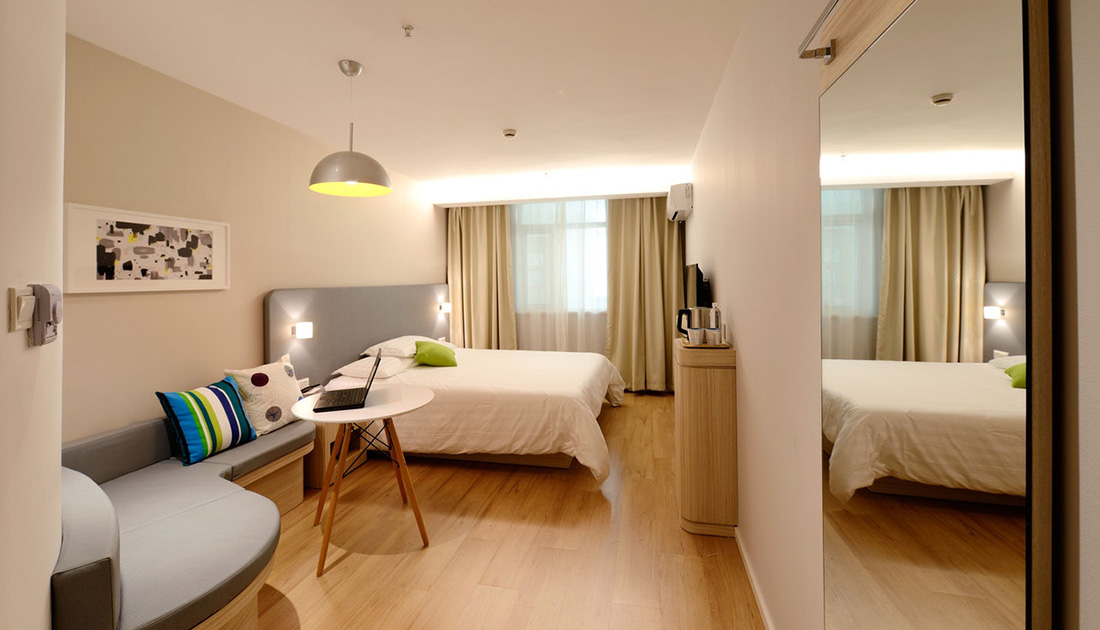 Room Detail 4